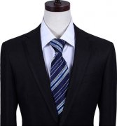 選購(gòu)定制西裝的基本注意事項(xiàng)