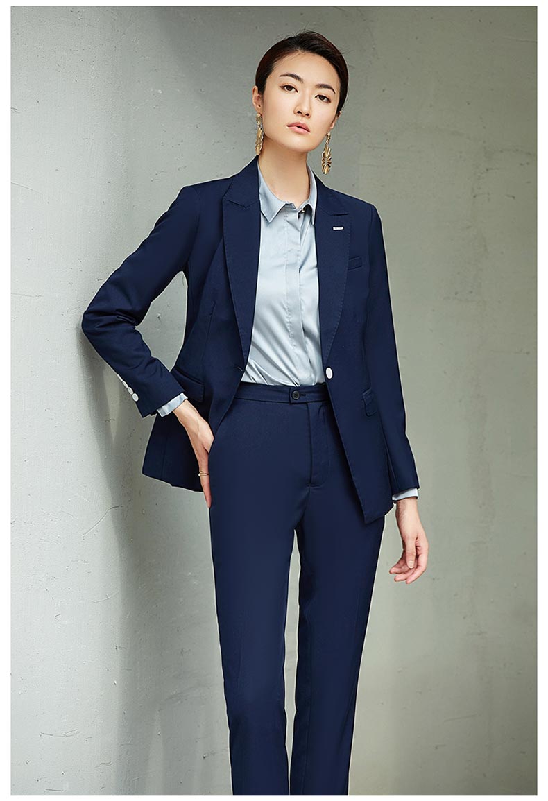 女款藍色單扣職業西裝定做款式圖模特展示5